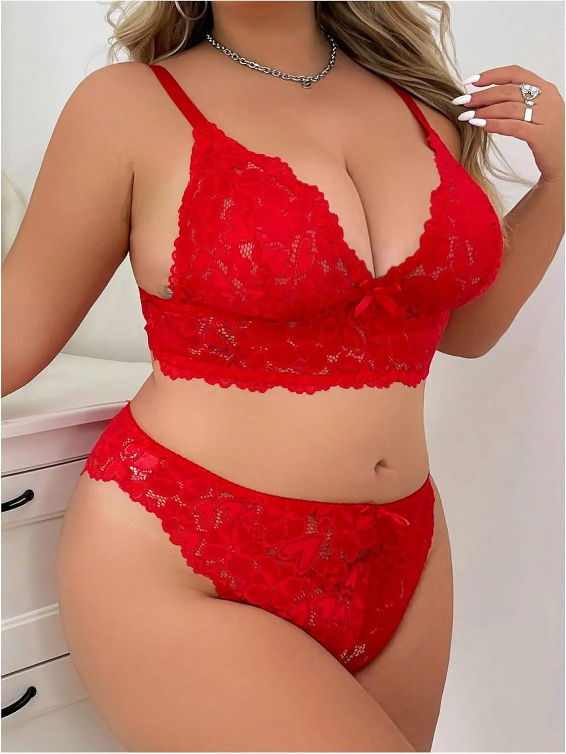 SOLY HUX Women's Plus Size Lace Sexy Lingerie Set Deep V Push Up Bra and Panty Underwear 2 Piece