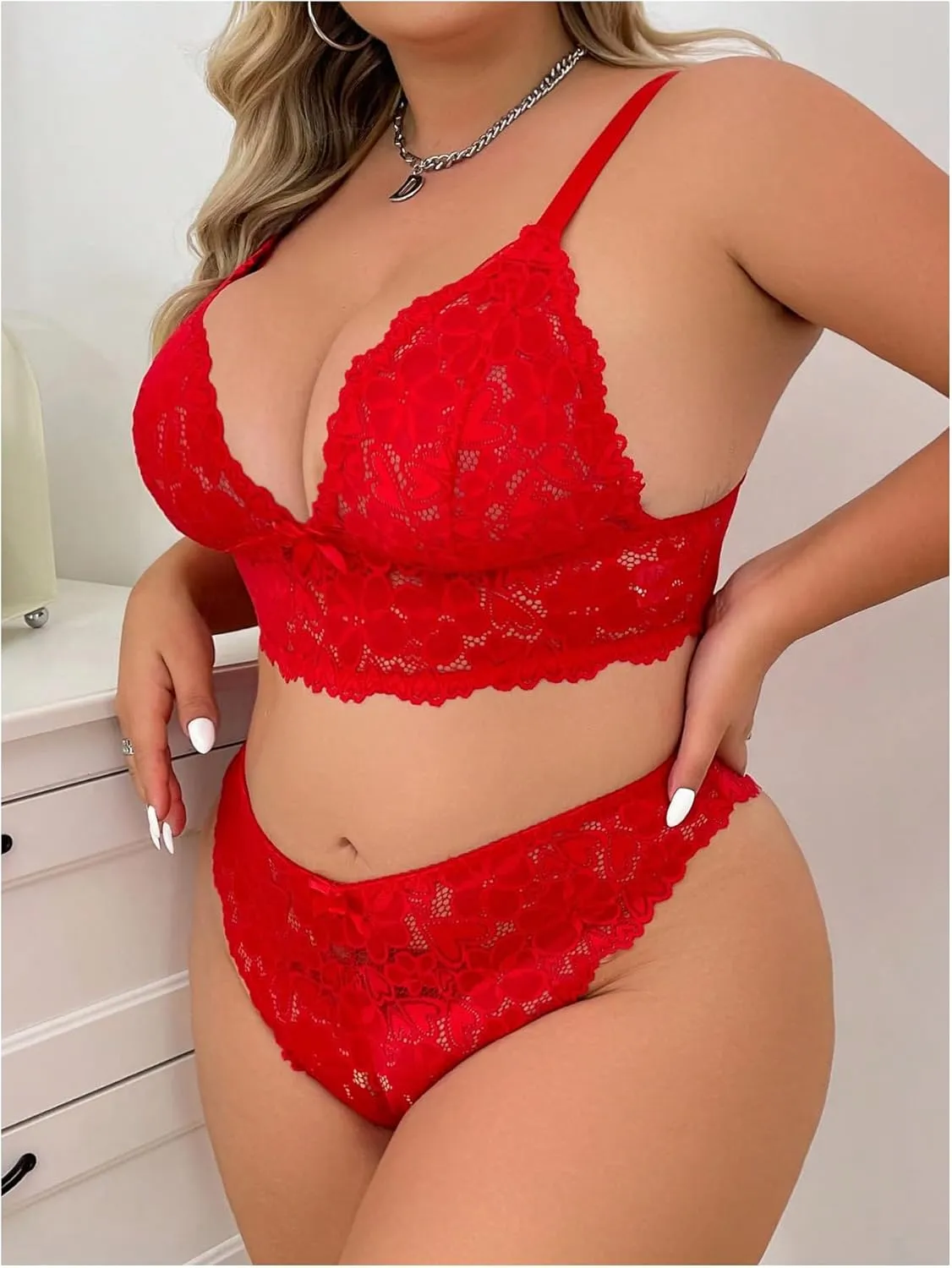 SOLY HUX Women's Plus Size Lace Sexy Lingerie Set Deep V Push Up Bra and Panty Underwear 2 Piece