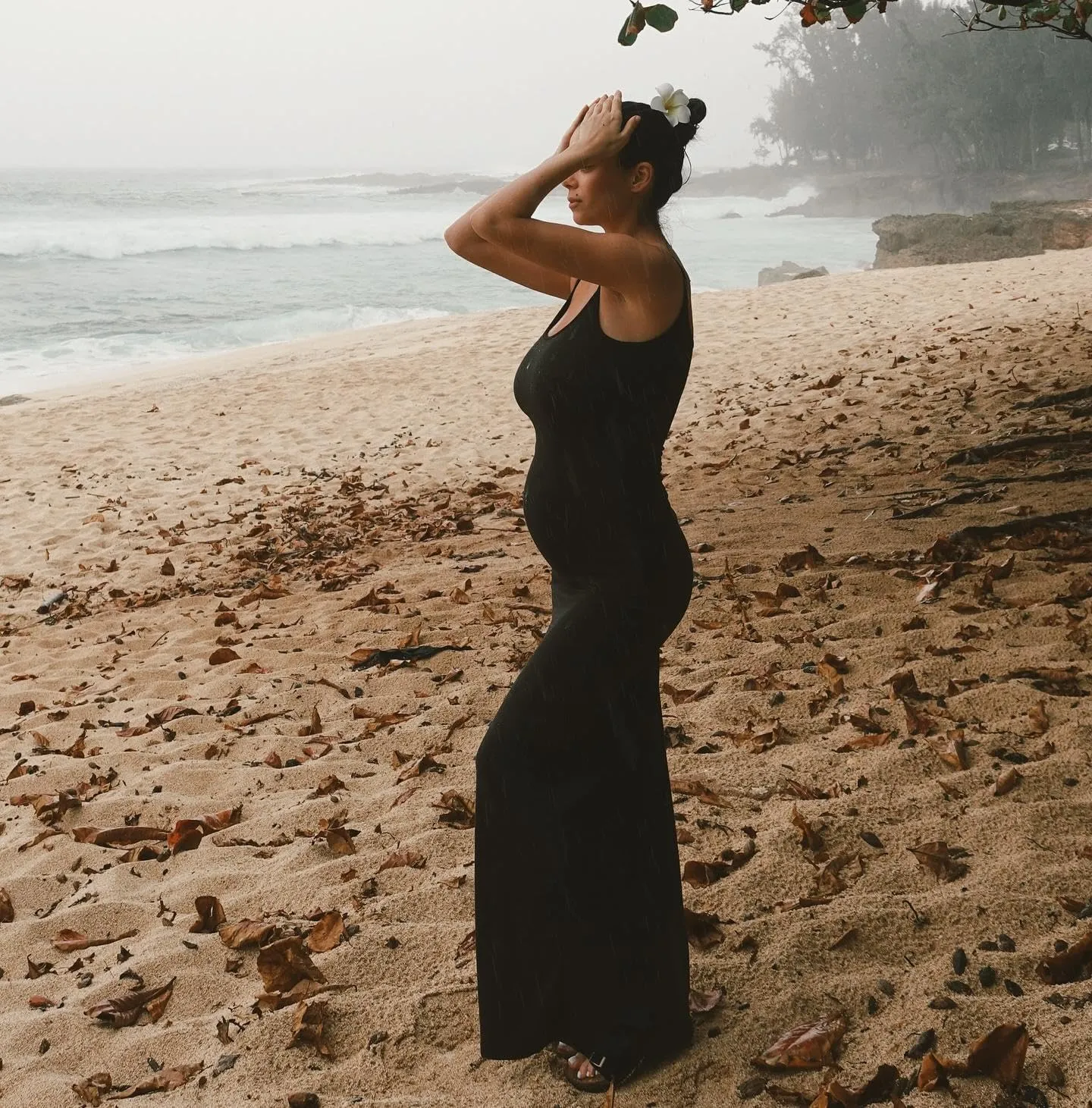 Women's Ribbed Spaghetti Strap Maternity Dress Elegant Slip Sleeveless Bodycon Maxi Pregnancy Dresses