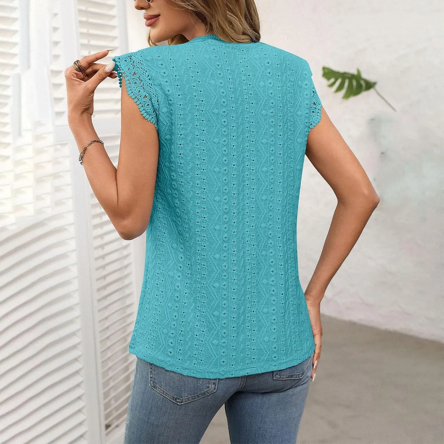 Womens Tank Tops Dressy Casual Eyelet Sleeveless Patchwork Lace Shirt Crewneck Hollow Out Fashion Summer Tank Top